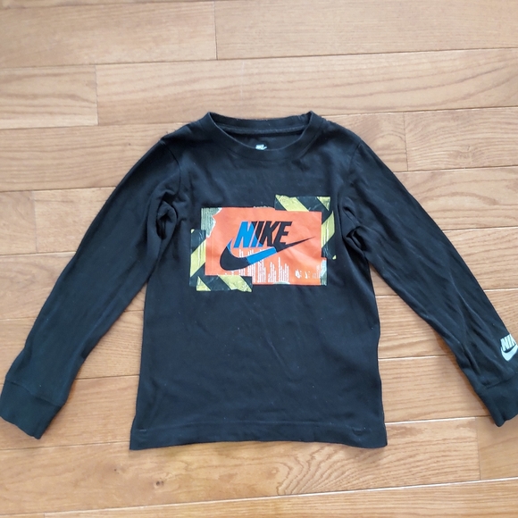 Nike Other - Nike cute boys top